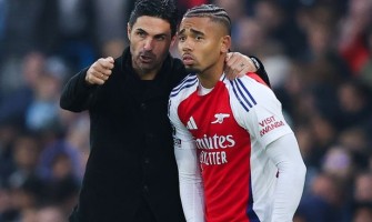 Ci sono molti giocatori ben pagati ma deboli nell'Arsenal