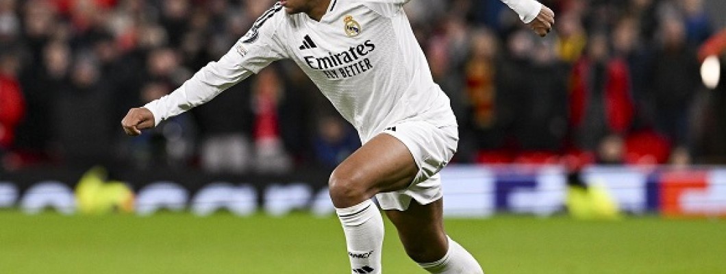 I tifosi del Real Madrid hanno iniziato a insultare Kylian Mbappé I tifosi del Real Madrid hanno iniziato a insultare Kylian Mbappé