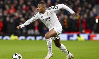 I tifosi del Real Madrid hanno iniziato a insultare Kylian Mbappé
