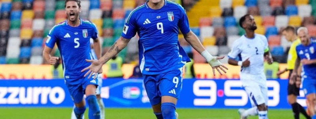 I tifosi veterani ricordano i giocatori dell'Italia del 2002 I tifosi veterani ricordano i giocatori dell'Italia del 2002