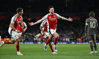 Il calcio di punizione più glorioso di Declan Rice durante la sua permanenza all'Arsenal Il calcio di punizione più glorioso di Declan Rice durante la sua permanenza all'Arsenal