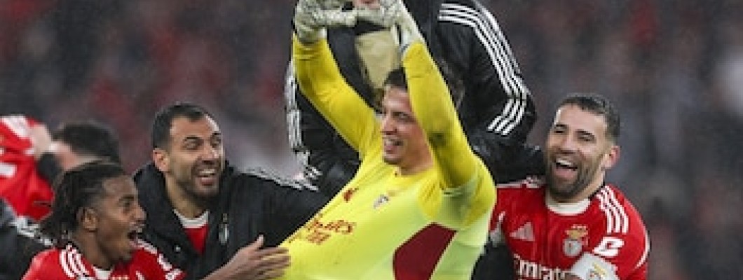 Il portiere del Benfica segna un gol in Champions League Il portiere del Benfica segna un gol in Champions League