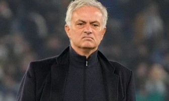 José Mourinho diventa il primo allenatore a essere esonerato nel 2024 José Mourinho diventa il primo allenatore a essere esonerato nel 2024