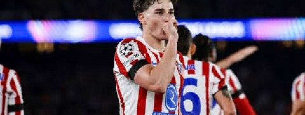 Julián Álvarez mantiene un atteggiamento razionale riguardo al trasferimento al Barcellona Julián Álvarez mantiene un atteggiamento razionale riguardo al trasferimento al Barcellona