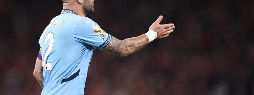 Kyle Walker non è riuscito a continuare a giocare per il Milan Kyle Walker non è riuscito a continuare a giocare per il Milan