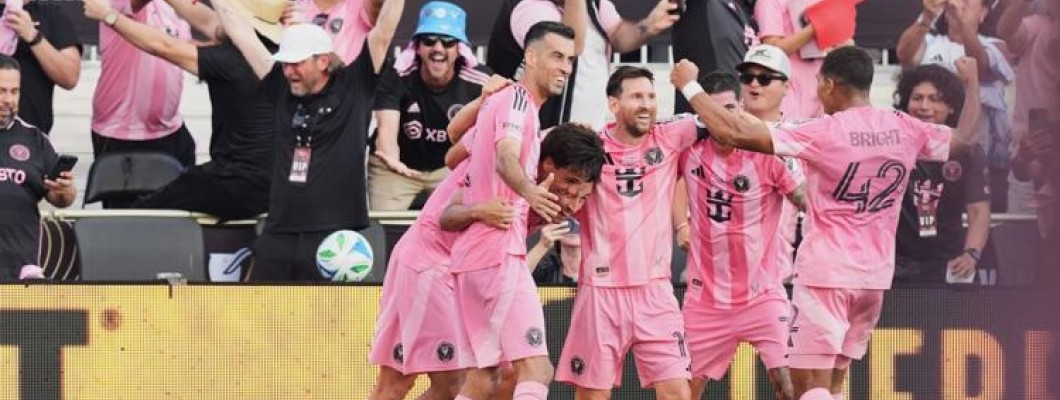 L'ultima collaborazione tra ex compagni di squadra del Barcellona L'ultima collaborazione tra ex compagni di squadra del Barcellona