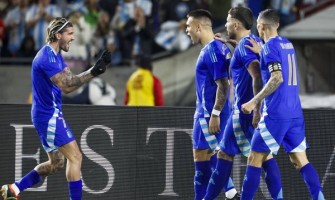 La maglia blu scuro dell'Argentina porta fortuna a Lautaro Martínez La maglia blu scuro dell'Argentina porta fortuna a Lautaro Martínez