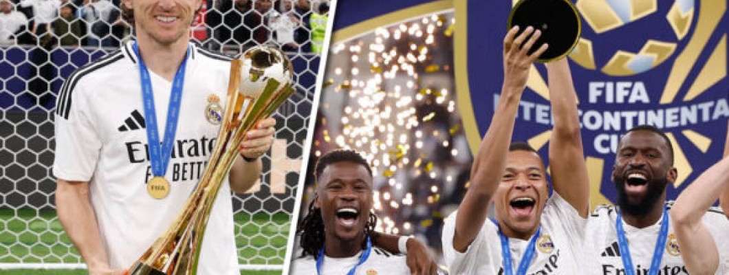 Luka Modrić ha consegnato subito il trofeo a Kylian Mbappé Luka Modrić ha consegnato subito il trofeo a Kylian Mbappé