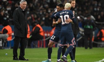 Quali maglie dei giocatori sono sempre coperte di fango durante le partite? Quali maglie dei giocatori sono sempre coperte di fango durante le partite?