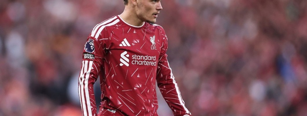 Tre giocatori del Liverpool, ciascuno costato oltre 100 milioni di euro, stanno rendendo al di sotto delle aspettative Tre giocatori del Liverpool, ciascuno costato oltre 100 milioni di euro, stanno rendendo al di sotto delle aspettative